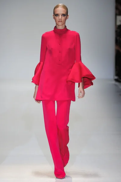 Look 3